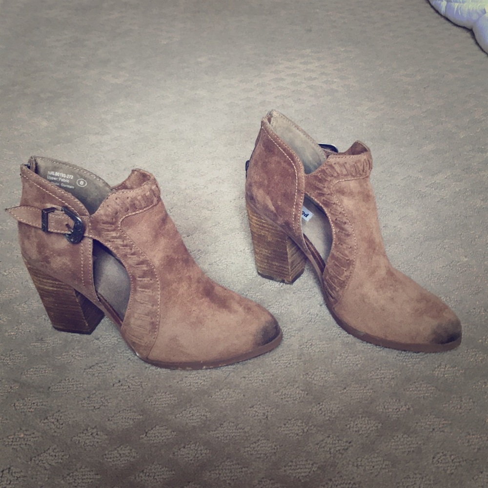 Heeled booties